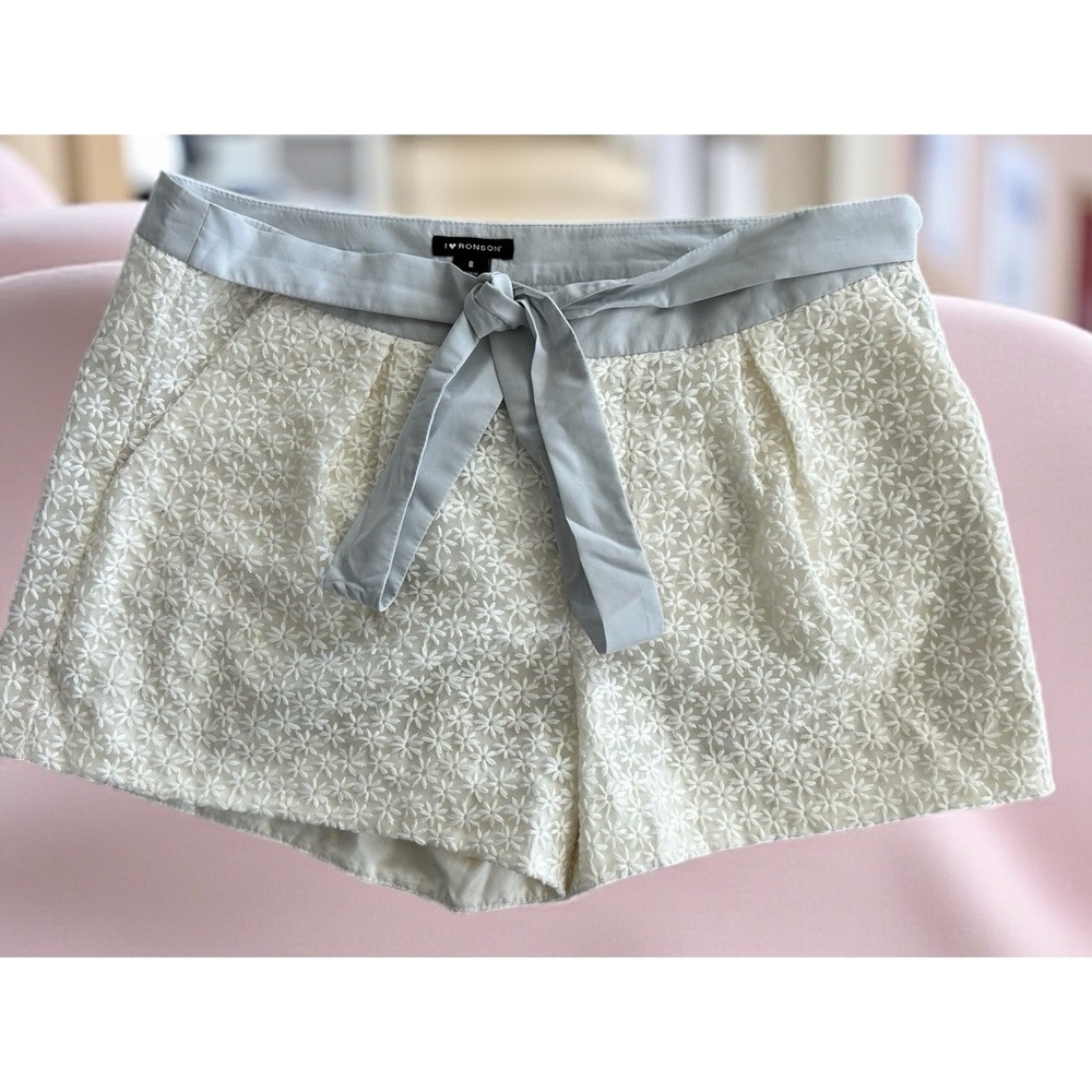 I Love Ronson Ivory & Blue Daisy Embroidered Shorts - Size 8 Preppy Lace White M